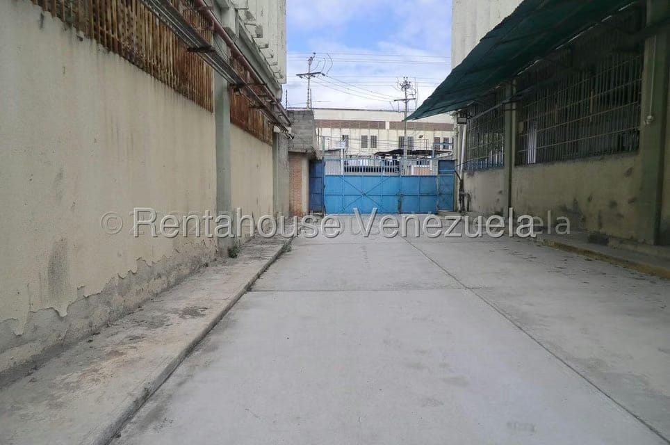 Comercial (Galpon - Deposito) en Alquiler en Terrinca, Miranda - 11