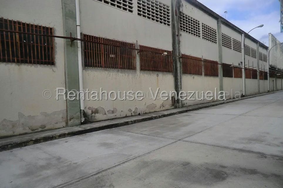 Comercial (Galpon - Deposito) en Alquiler en Terrinca, Miranda - 10