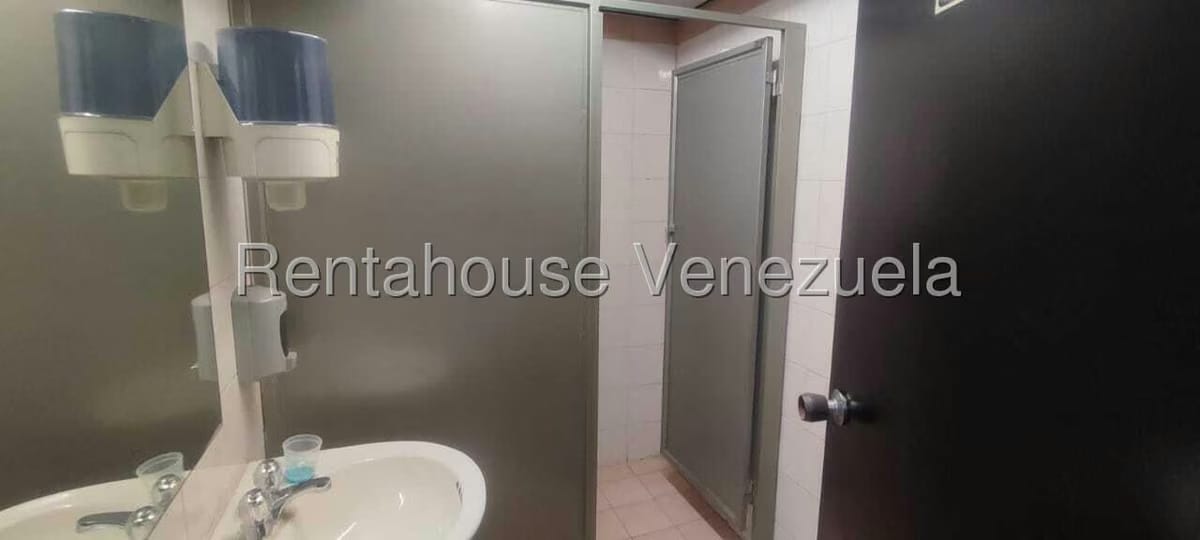 Comercial (Local Comercial) en Venta en La Urbina, Distrito Metropolitano - 28