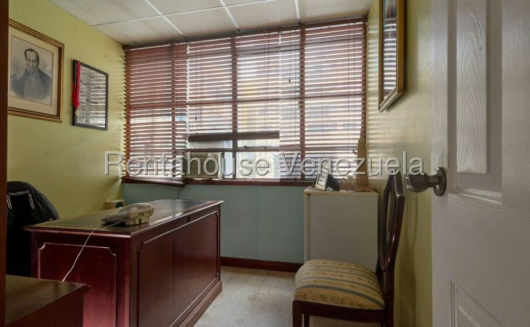 Comercial (Oficina) en Alquiler en Parroquia La Candelaria, Distrito Metropolitano - 12