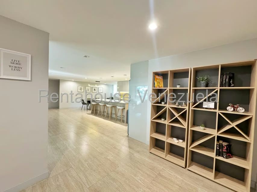 Apartamento (1 Nivel) en Venta en Altamira, Distrito Metropolitano - 2