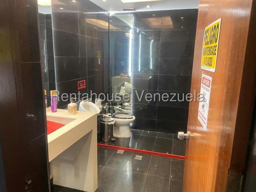 Comercial (Oficina) en Venta en Los Cortijos de Lourdes, Distrito Metropolitano - 16