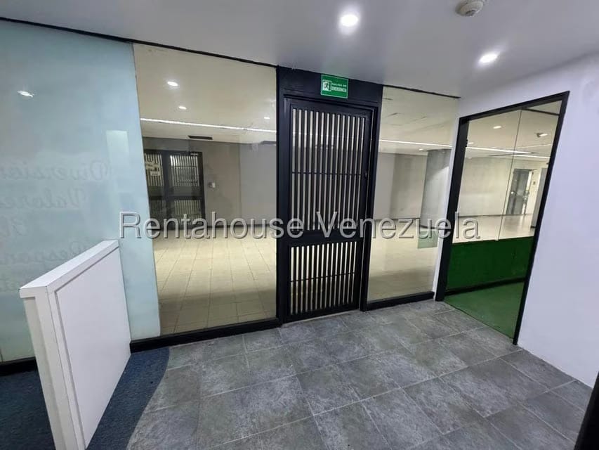 Comercial (Local Comercial) en Alquiler en Terrazas del Avila, Distrito Metropolitano - 12
