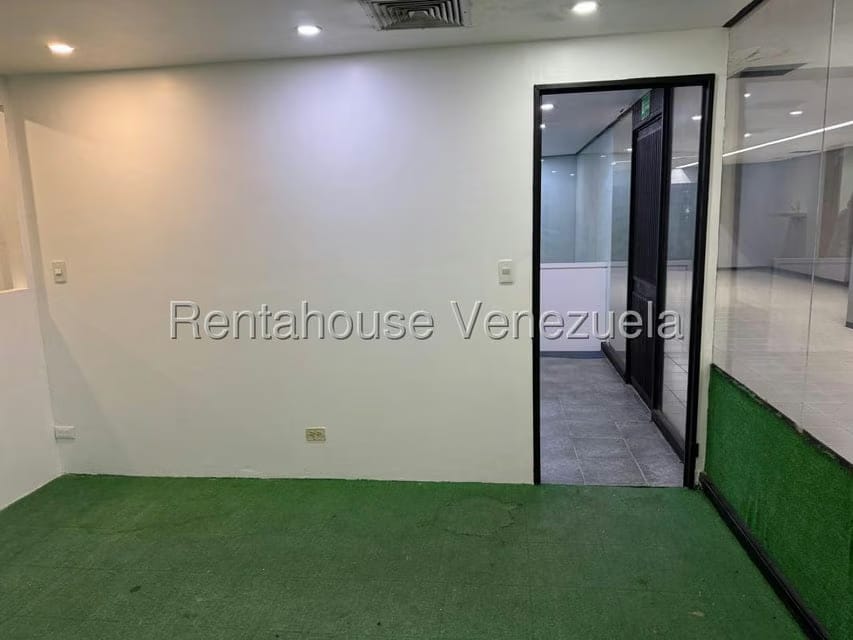 Comercial (Local Comercial) en Alquiler en Terrazas del Avila, Distrito Metropolitano - 26