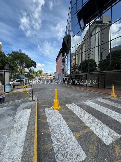 Comercial (Local Comercial) en Alquiler en Terrazas del Avila, Distrito Metropolitano - 8