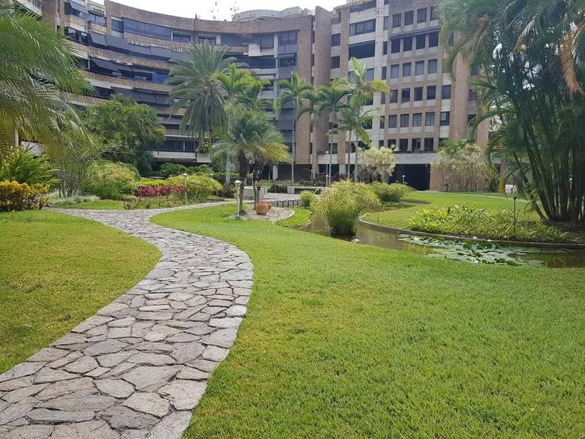Apartamento (1 Nivel) en Venta en Los Chorros, Distrito Metropolitano - 2