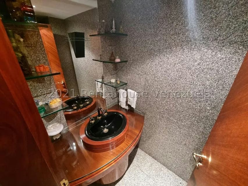 Apartamento (1 Nivel) en Venta en Los Chorros, Distrito Metropolitano - 18