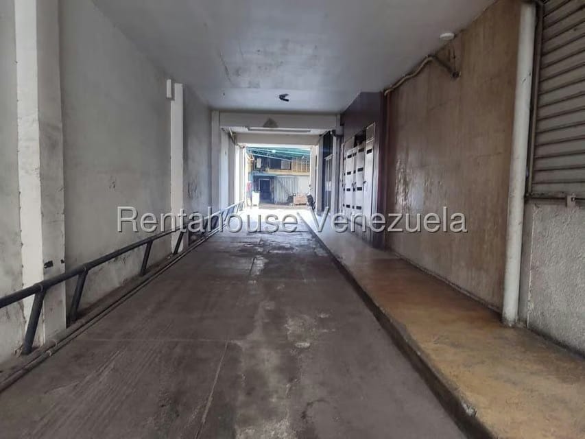 Comercial (Local Comercial) en Venta en Puente Hierro, Distrito Metropolitano - 3