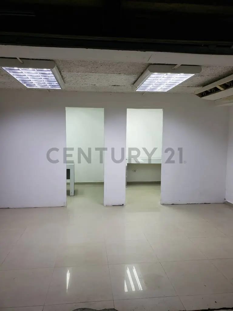 Alquiler de local comercial a pie de calle, en plena avenida intercomunal - 4