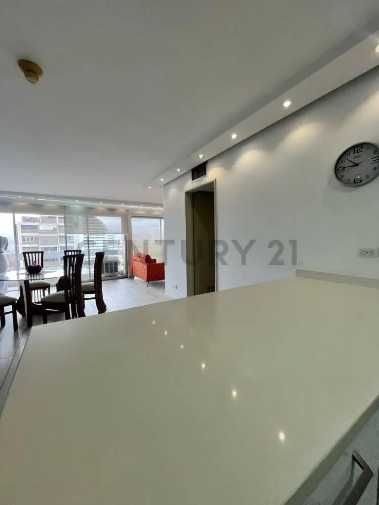 Apto Remodelado En Alquiler En Altamira 1ha/1ba/1pe - 6