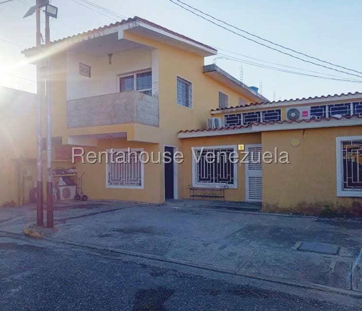 Casa (Duplex) en Venta en La Mora, Lara