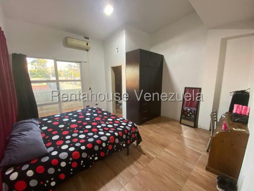 Casa (Duplex) en Venta en La Mora, Lara - 26