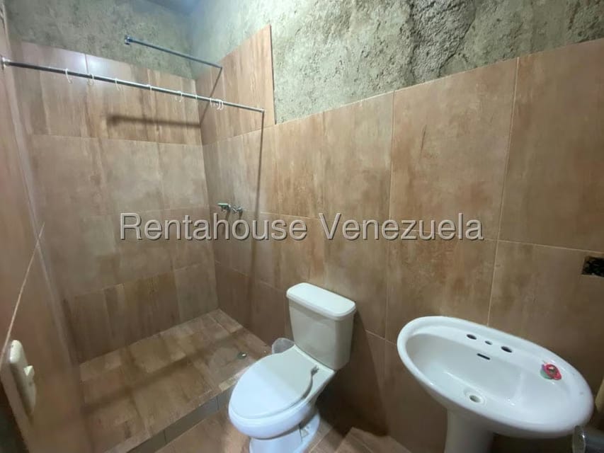 Casa (Duplex) en Venta en La Mora, Lara - 28