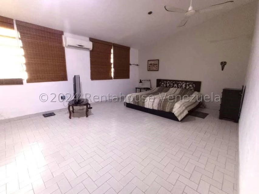 Casa (Duplex) en Venta en Trigal Centro, Carabobo - 16