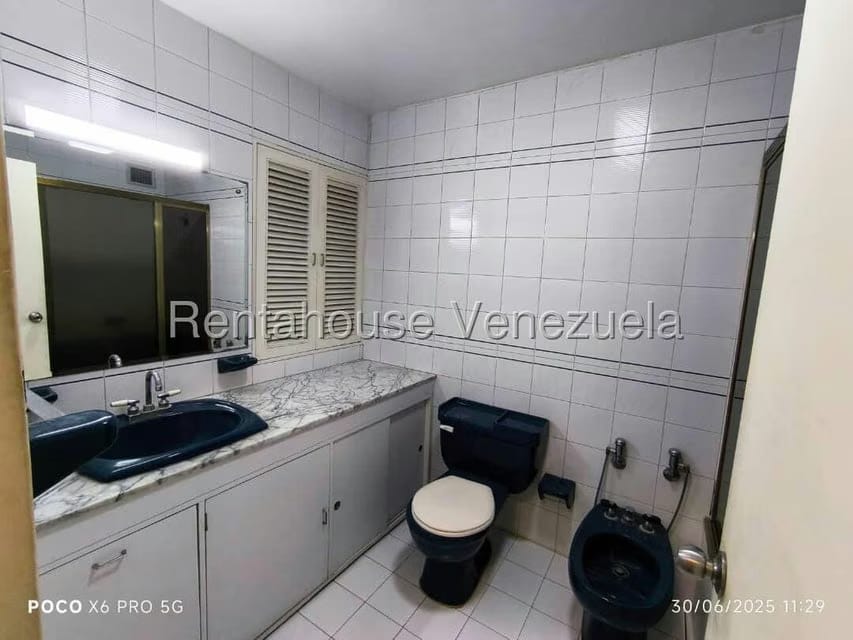 Apartamento (1 Nivel) en Alquiler en Colinas de Quinta Altamira, Distrito Metropolitano - 12