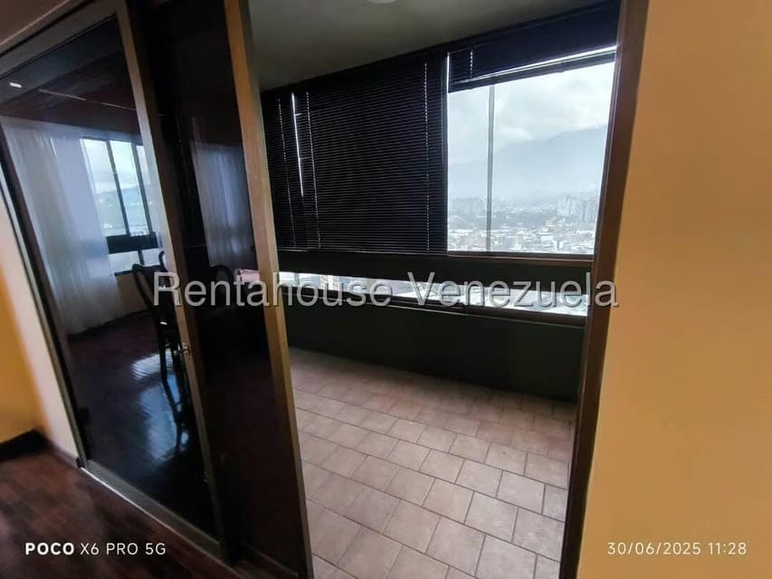 Apartamento (1 Nivel) en Alquiler en Colinas de Quinta Altamira, Distrito Metropolitano - 16