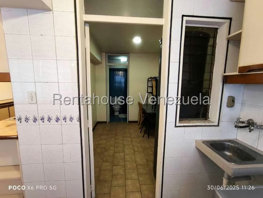 Apartamento (1 Nivel) en Alquiler en Colinas de Quinta Altamira, Distrito Metropolitano - 17