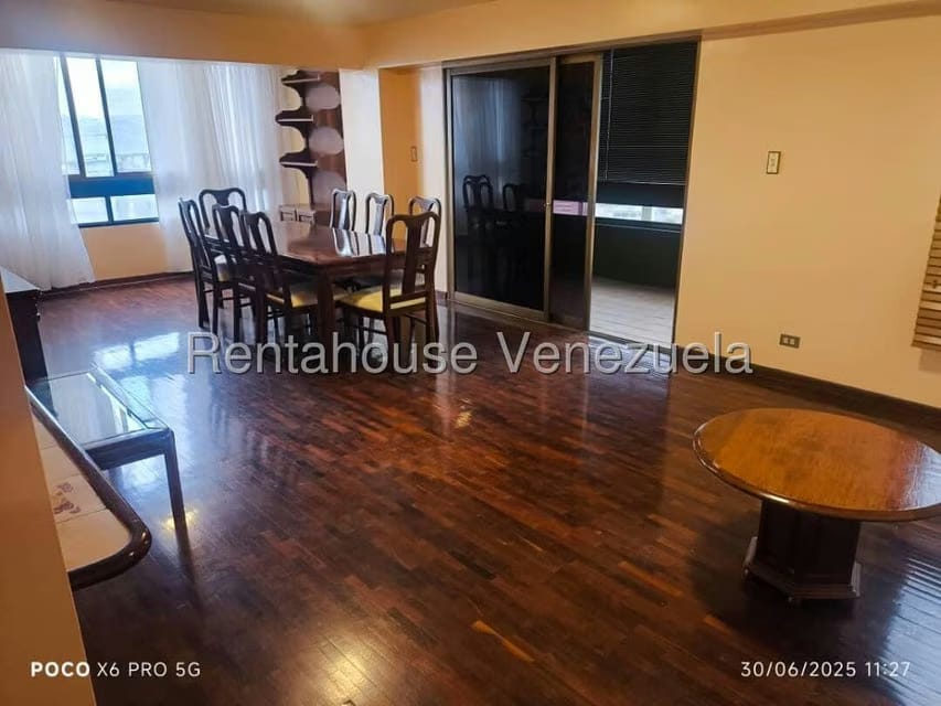 Apartamento (1 Nivel) en Alquiler en Colinas de Quinta Altamira, Distrito Metropolitano - 3