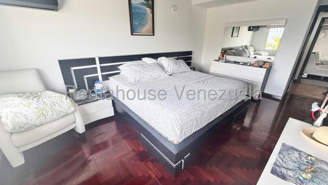 Casa (Multipes Niveles) en Venta en Alto Hatillo, Distrito Metropolitano - 16
