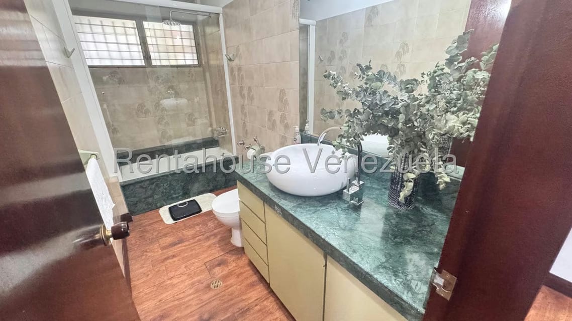 Casa (Multipes Niveles) en Venta en Alto Hatillo, Distrito Metropolitano - 24
