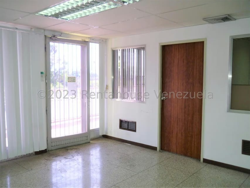 Comercial (Local Comercial) en Venta en Urbanizacion Industrial Santa Cruz, Aragua - 2