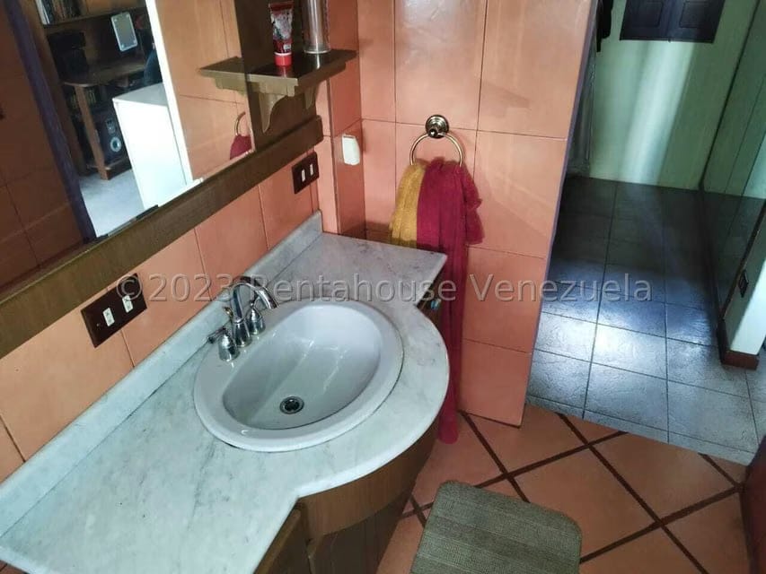 Casa (Multipes Niveles) en Venta en Oripoto, Distrito Metropolitano - 27