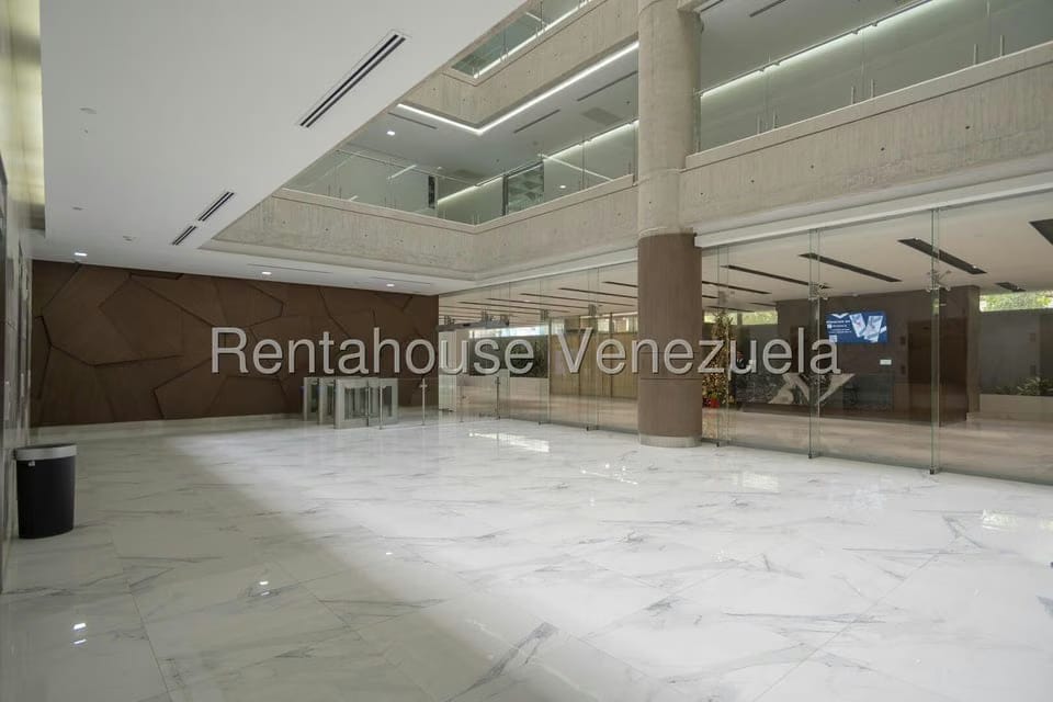 Comercial (Oficina) en Alquiler en Los Naranjos del Cafetal, Distrito Metropolitano - 4