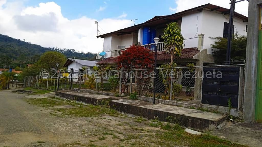 Casa (Duplex) en Venta en Juan Diaz, Trujillo - 2