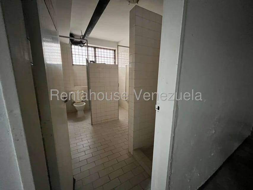 Terreno (Comercial) en Venta en La Urbina, Distrito Metropolitano - 43
