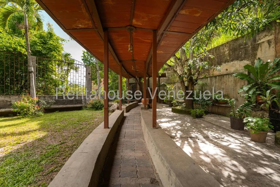Casa (Multipes Niveles) en Venta en Colinas de Santa Monica, Distrito Metropolitano - 20