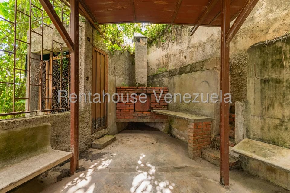 Casa (Multipes Niveles) en Venta en Colinas de Santa Monica, Distrito Metropolitano - 25