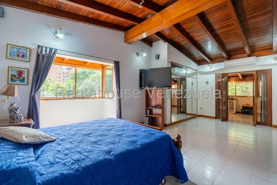 Casa (Multipes Niveles) en Venta en Colinas de Santa Monica, Distrito Metropolitano - 32