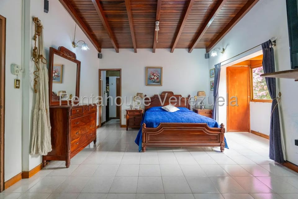Casa (Multipes Niveles) en Venta en Colinas de Santa Monica, Distrito Metropolitano - 33
