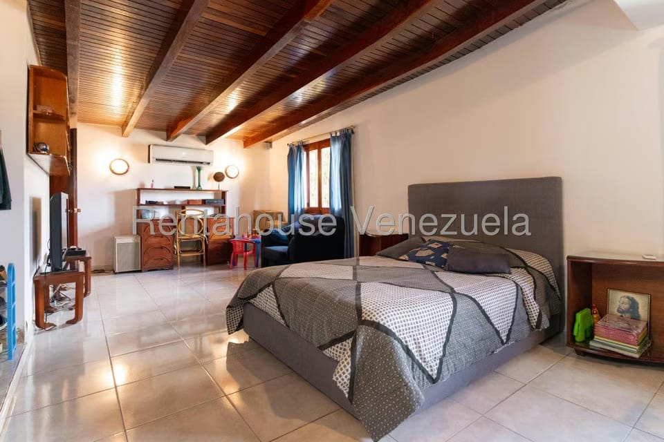 Casa (Multipes Niveles) en Venta en Colinas de Santa Monica, Distrito Metropolitano - 37