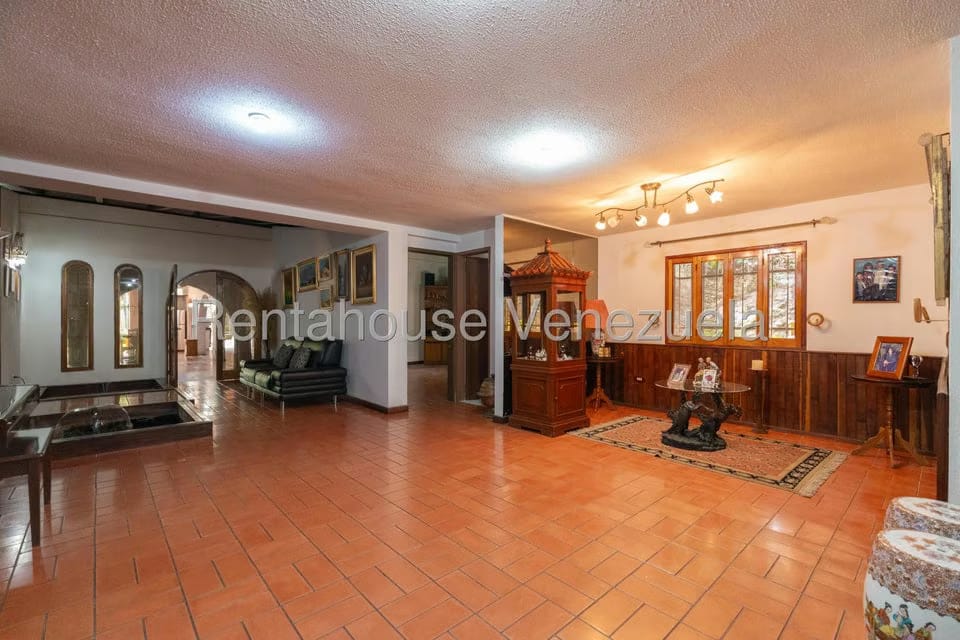 Casa (Multipes Niveles) en Venta en Colinas de Santa Monica, Distrito Metropolitano - 9