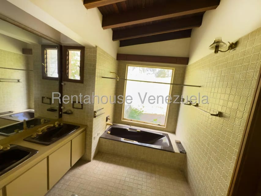 Casa (Multipes Niveles) en Venta en Oripoto, Distrito Metropolitano - 65