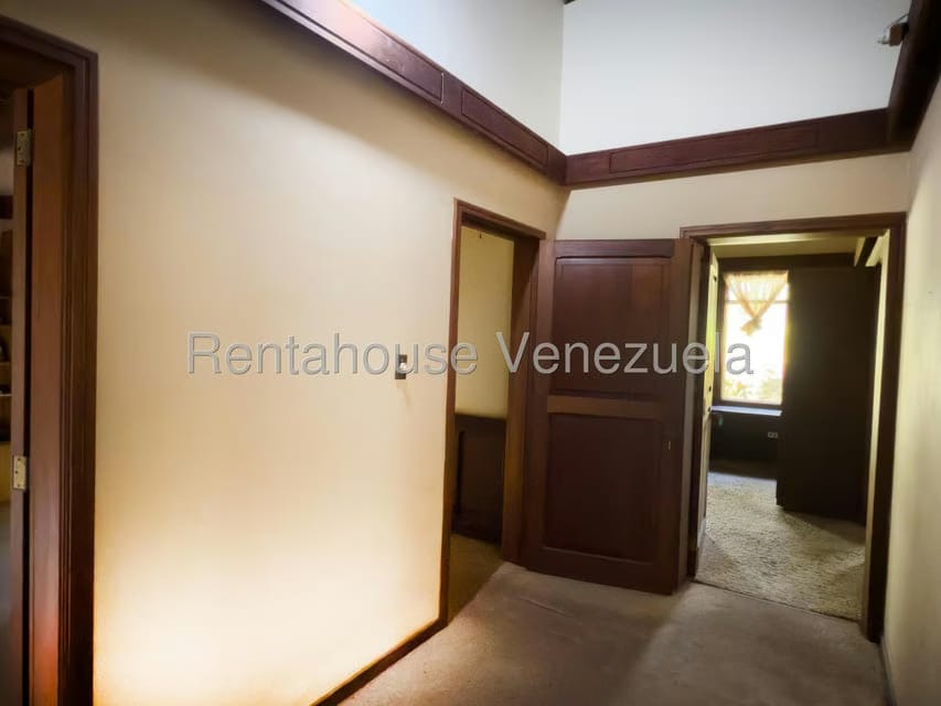 Casa (Multipes Niveles) en Venta en Oripoto, Distrito Metropolitano - 76