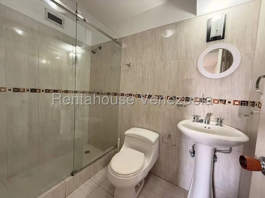 Apartamento (1 Nivel) en Alquiler en El Rosal, Distrito Metropolitano - 14