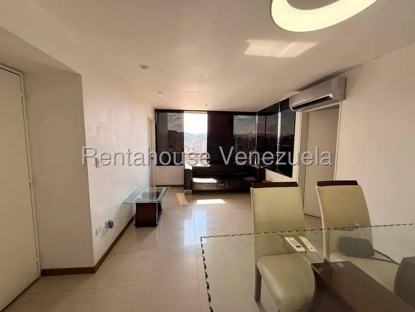 Apartamento (1 Nivel) en Alquiler en El Rosal, Distrito Metropolitano - 3