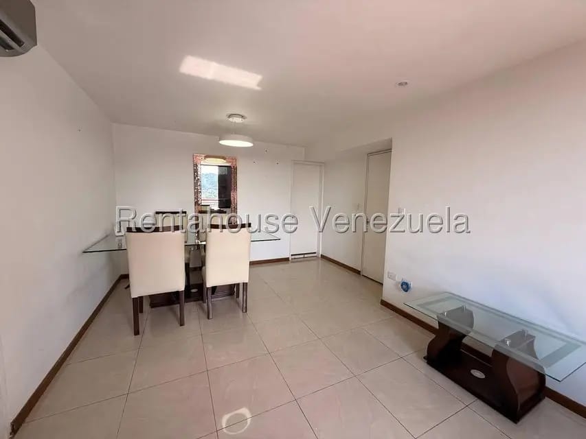 Apartamento (1 Nivel) en Alquiler en El Rosal, Distrito Metropolitano - 5