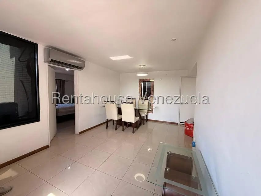 Apartamento (1 Nivel) en Alquiler en El Rosal, Distrito Metropolitano - 6