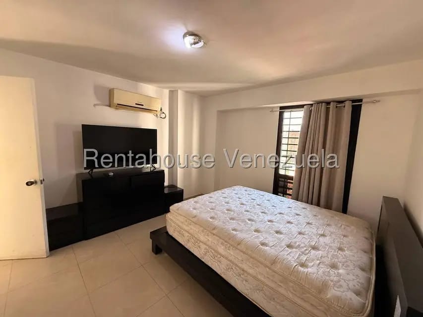 Apartamento (1 Nivel) en Alquiler en El Rosal, Distrito Metropolitano - 10