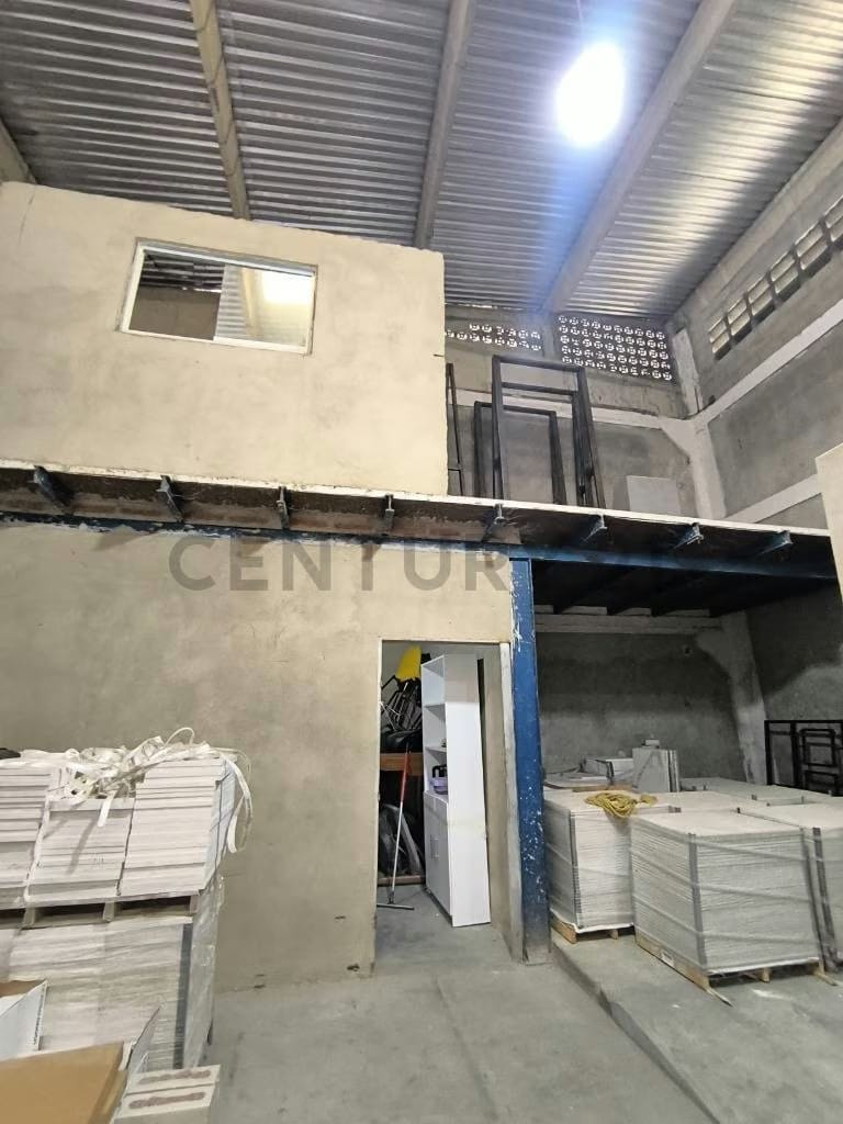 Venta de Galpón de 300,00 m² en Guatire - 12