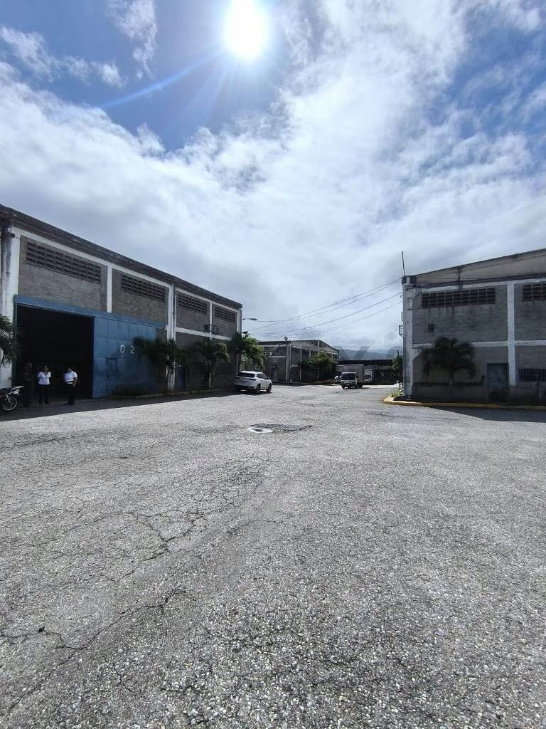 Venta de Galpón de 300,00 m² en Guatire - 5