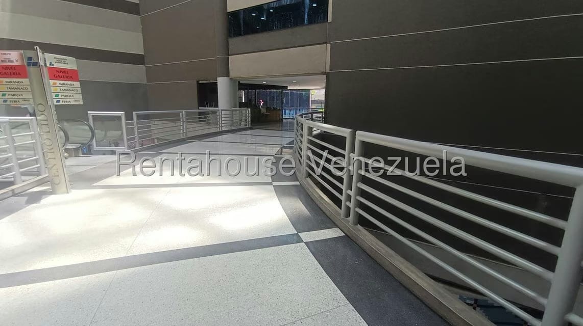 Comercial (Local Comercial) en Alquiler en El Rosal, Distrito Metropolitano - 20