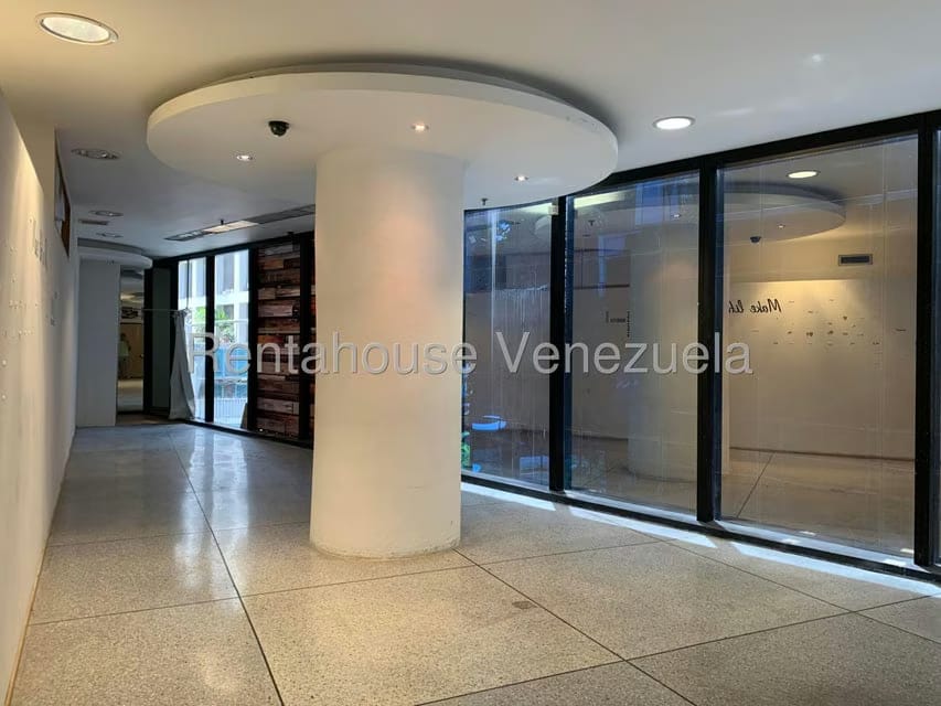 Comercial (Local Comercial) en Alquiler en El Rosal, Distrito Metropolitano - 4
