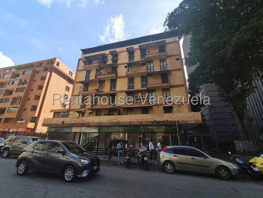 Comercial (Oficina) en Alquiler en Los Palos Grandes, Distrito Metropolitano