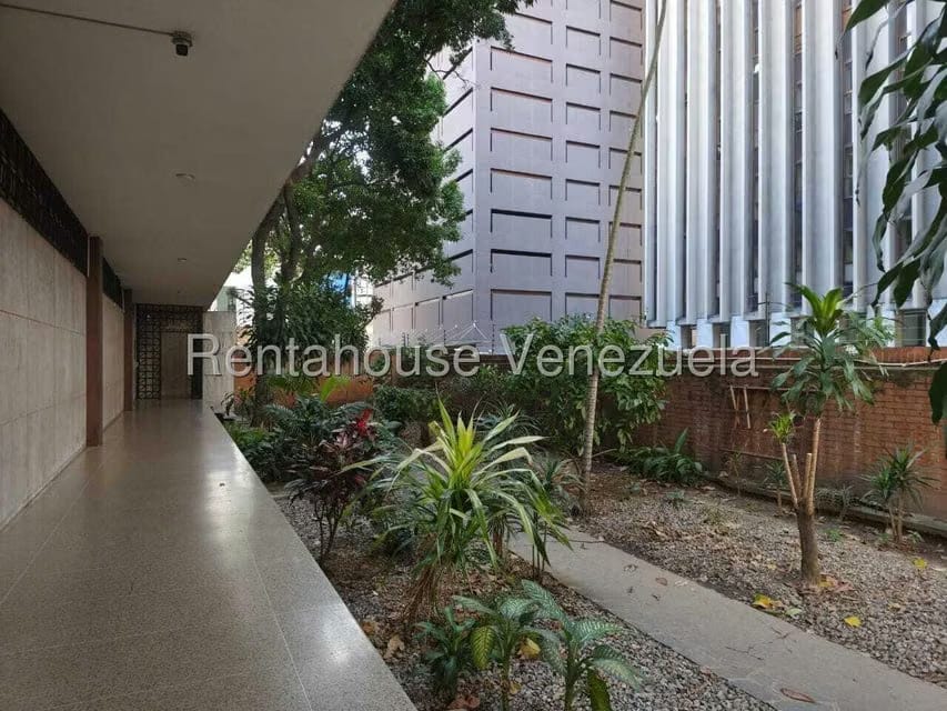 Comercial (Oficina) en Alquiler en Los Palos Grandes, Distrito Metropolitano - 2