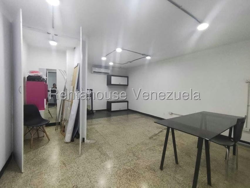 Comercial (Oficina) en Alquiler en Los Palos Grandes, Distrito Metropolitano - 12