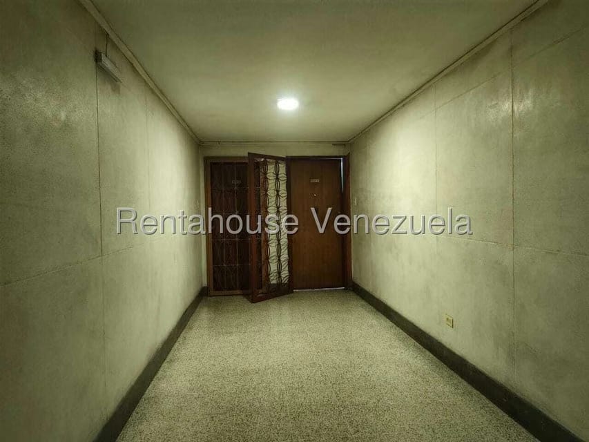 Comercial (Oficina) en Alquiler en Los Palos Grandes, Distrito Metropolitano - 4